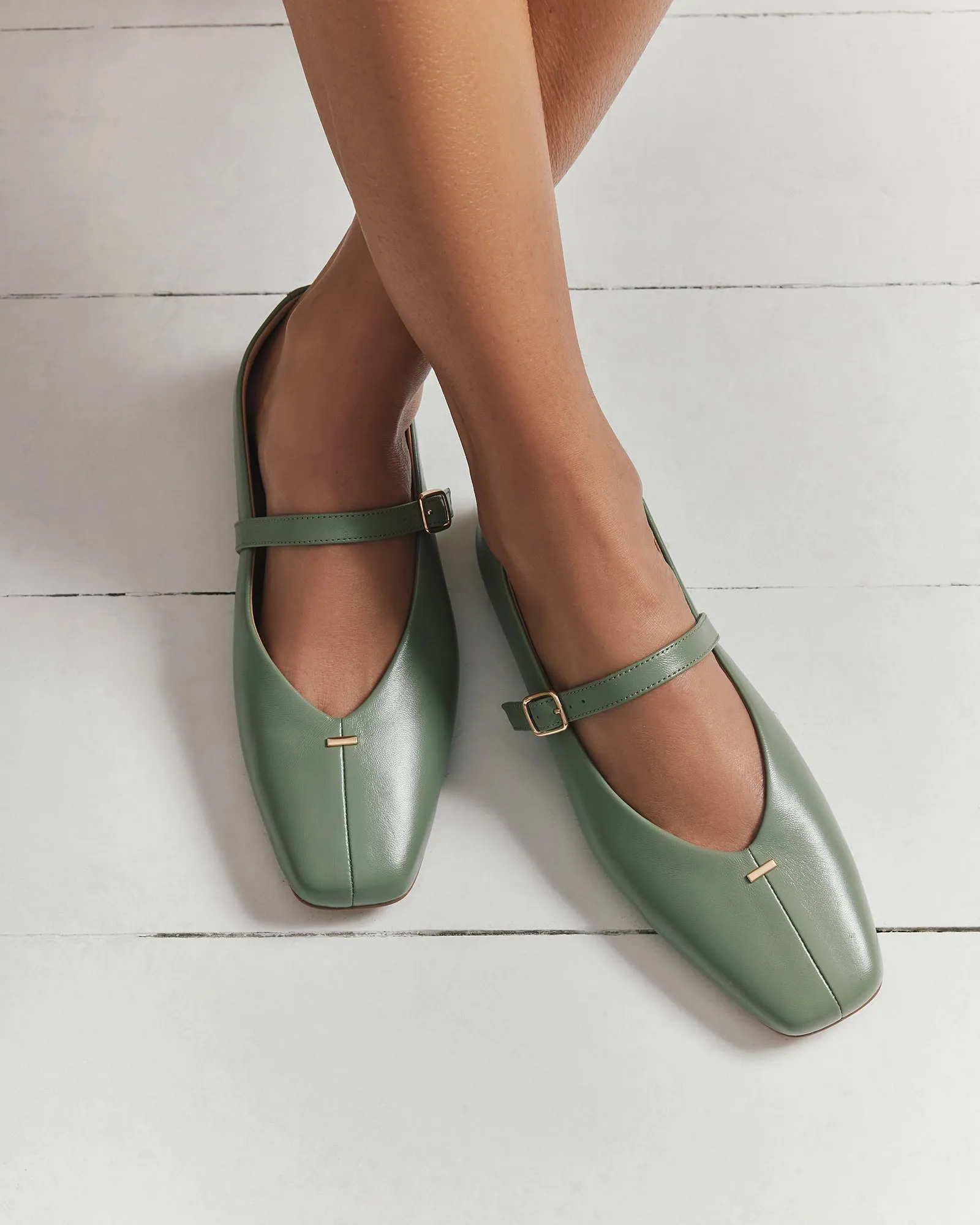 APRIL CASUAL FLATS PISTACHIO GREEN LEATHER