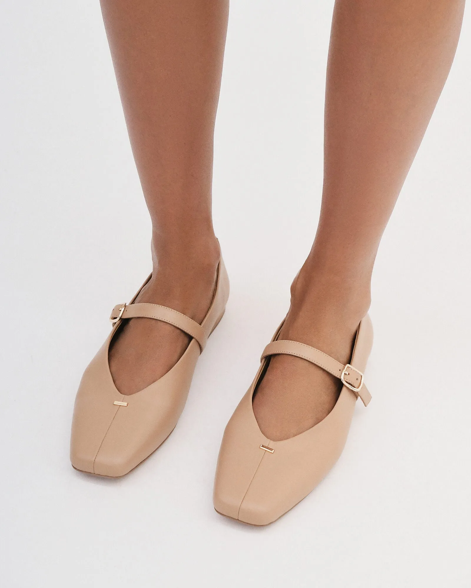 APRIL CASUAL FLATS TAN LEATHER