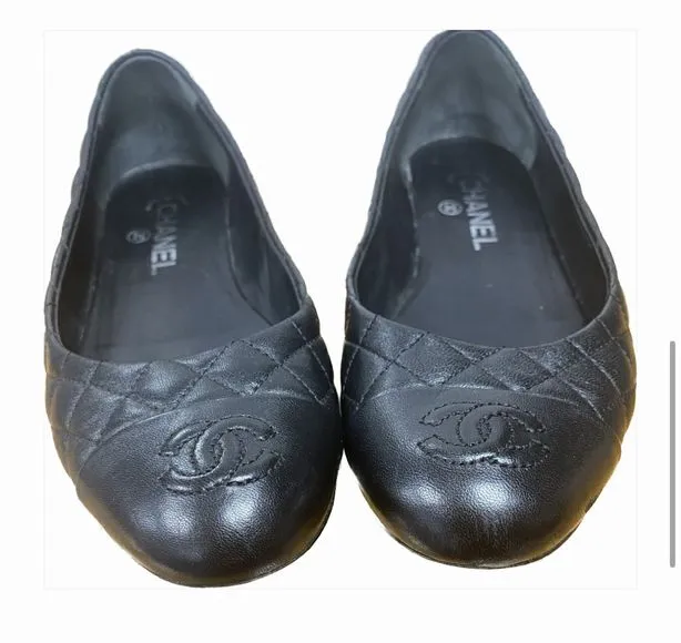 CHANEL Black Quilted CC Cap Toe Flats Size 38.5 Fit US 7.5