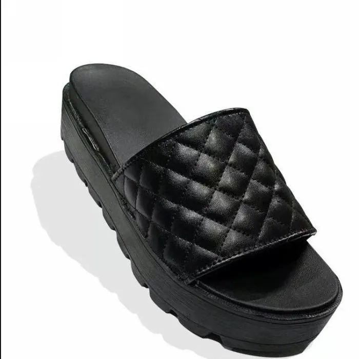 Lift Quilted Platform Sandals