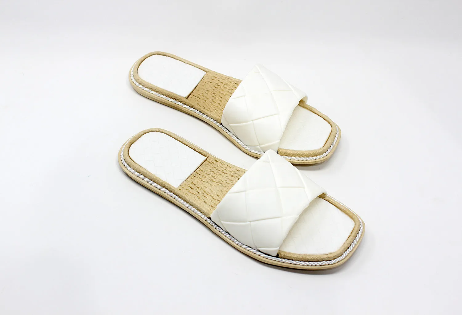 White Quilt Look Slide